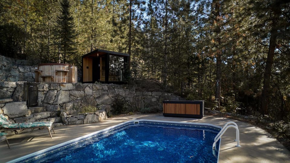 Okanagan Lake View Villa with Pool Sauna Cold Plunge Villa in Kelowna