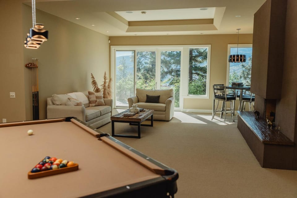 Okanagan Lake View Villa with Pool Sauna Cold Plunge Villa in Kelowna