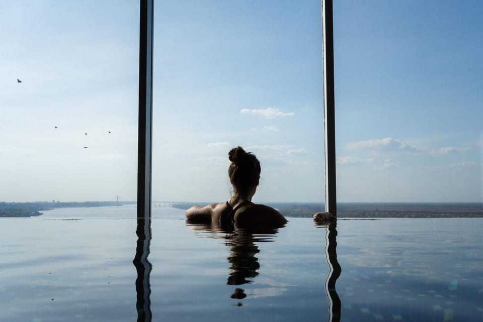 River view, Swimming pool