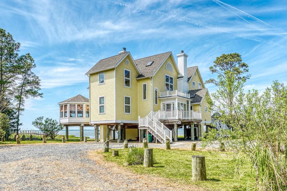 La Dolce Vita - Waterfront with boat dock! House in Chincoteague Island