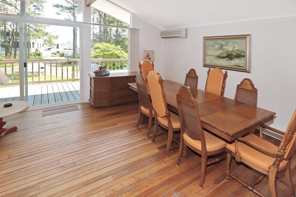 Langtree - Pet friendly, waterfront with boat dock! House in Chincoteague Island