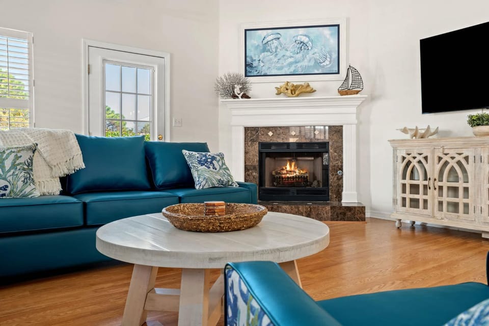 Steps Away-Game Room-Comm Pool-Golf Cart Deals House in Destin