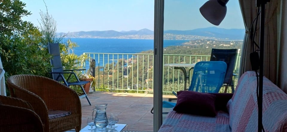 Patio, Game Room, TV and multimedia, Living room, Seating area, Mountain view, Sea view, internet, air conditioner