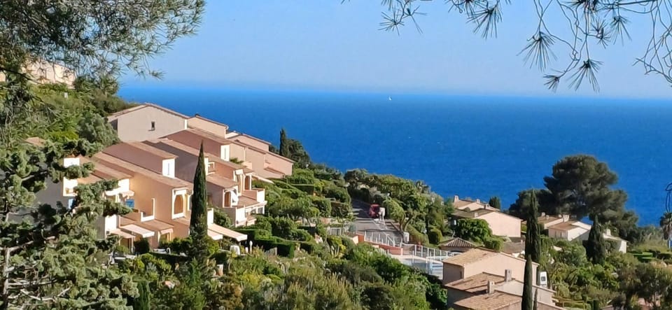View (from property/room), Landmark view, Mountain view, Sea view