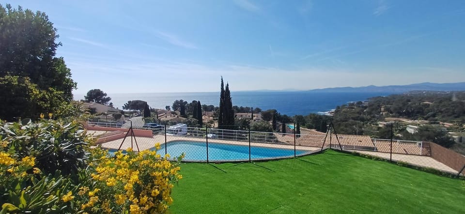 Mountain view, Sea view, Swimming pool, sunbed