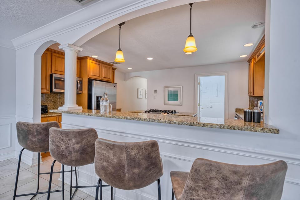 Cinco Siesta by Beachside Management House in Siesta Beach