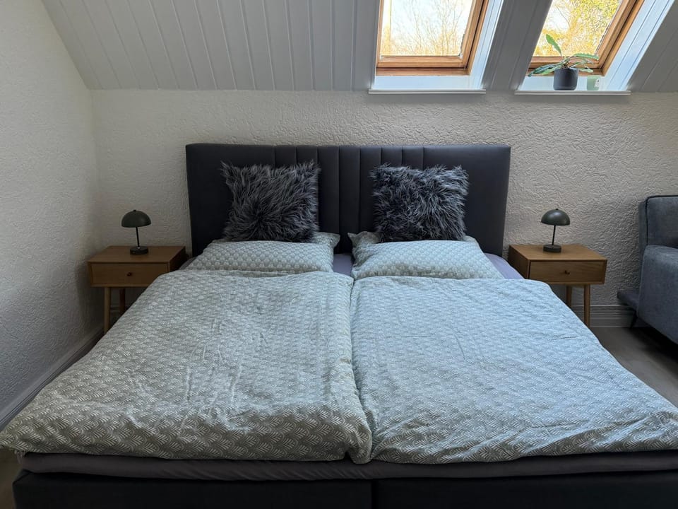 Bed, Bedroom