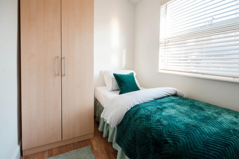 Bed, Photo of the whole room, Bedroom, wardrobe