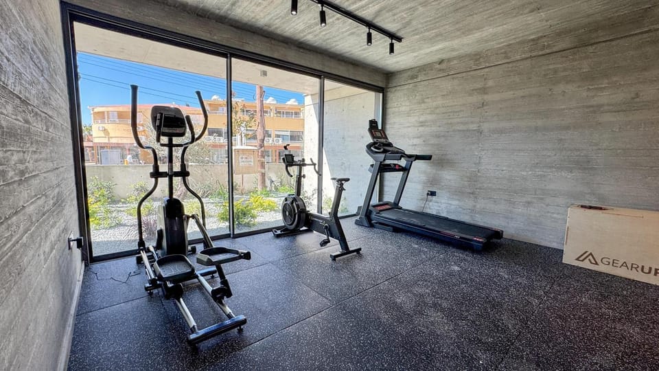 Malberry Park 202 - Modern 2bedroom Apt with Shared Heated Pool, Sauna, Gym, Jacuzzi Apartment in Paphos