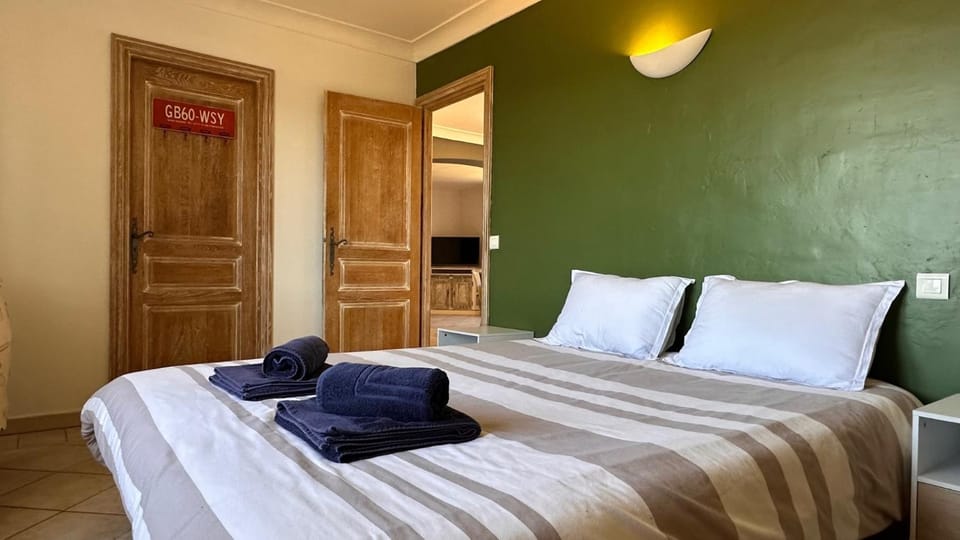 Maison calme au cœur des vignes House in Gassin