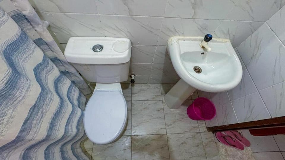 Toilet, Bathroom, bidet, towels