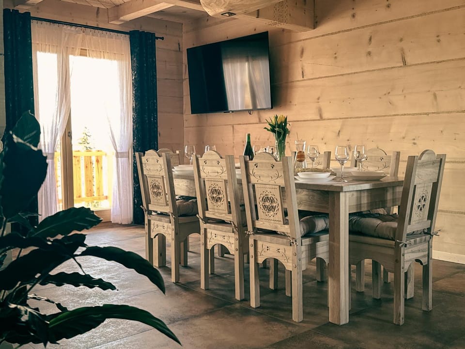 Communal lounge/ TV room, Living room, Seating area, Dining area