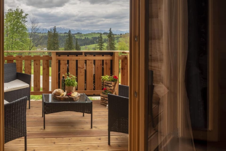 Balcony/Terrace, Mountain view