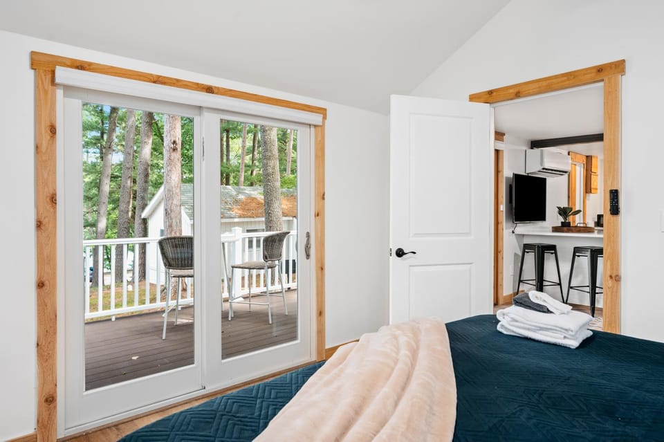 Arbutus Lake-Pine Forest-Pontoon Rentals House in Michigan