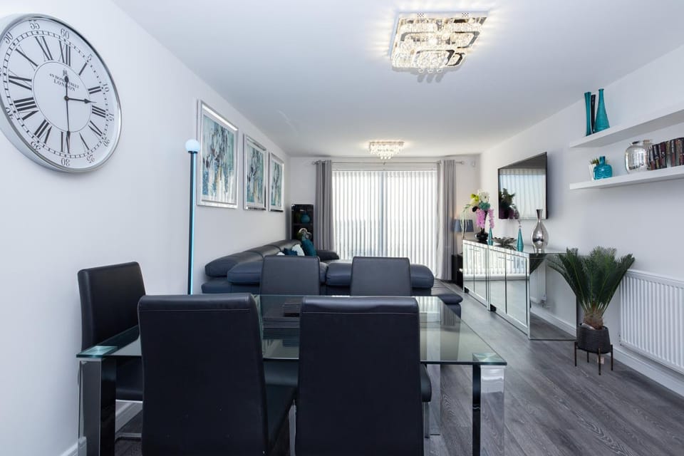 Waters Edge Apartment in Manchester