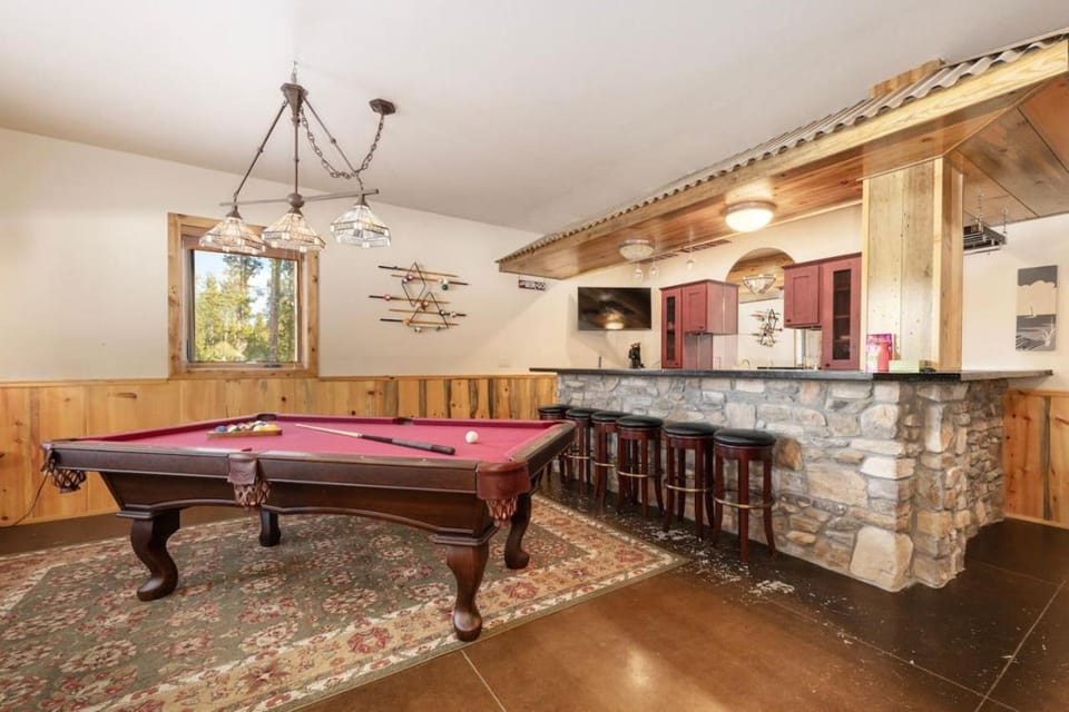 Game Room, minibar