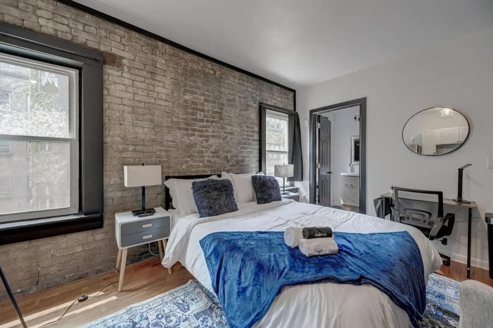 Stylish Studio in McKinley , Heart of Brady St Apartment in Milwaukee