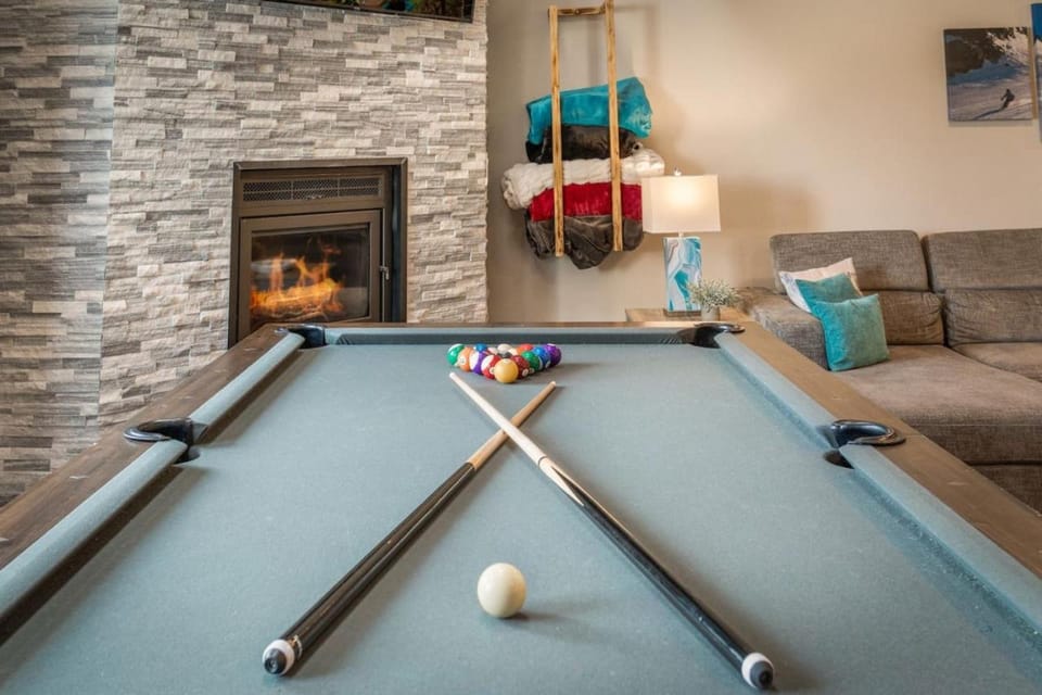 Billiard, fireplace