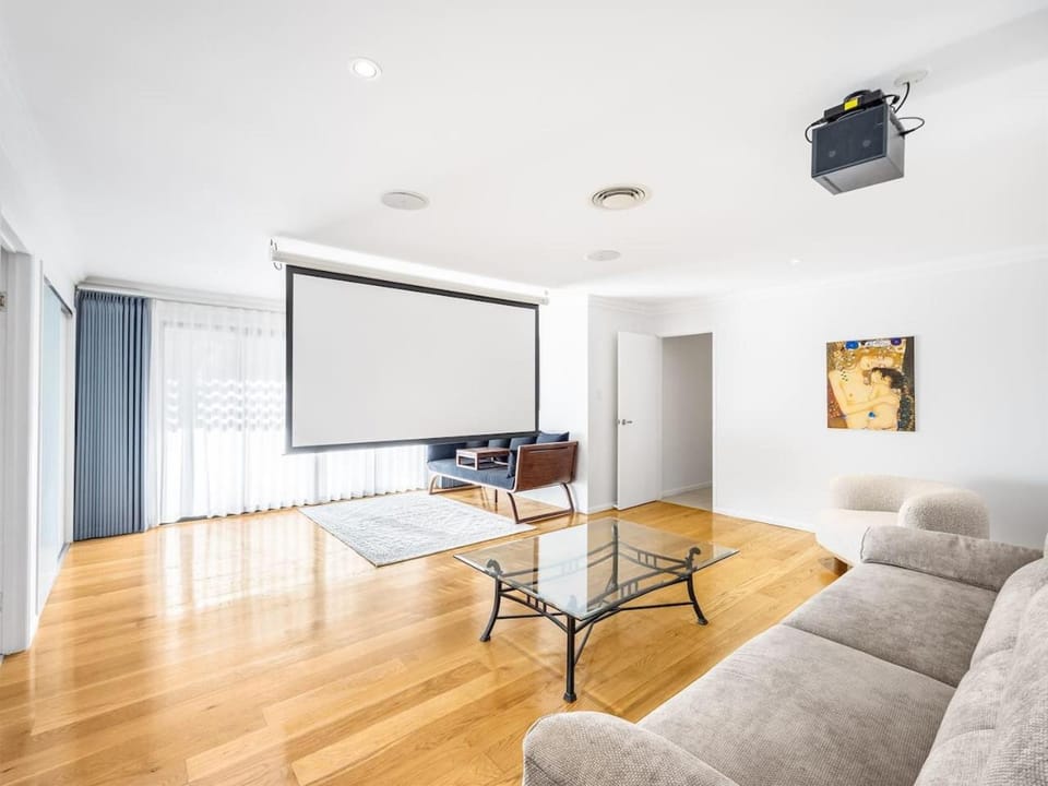 Pool Tennis and Cinema 7Beds Bali Inspired Retreat House in Brisbane