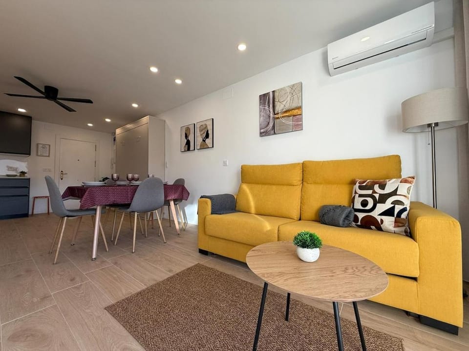 Sunny & Stylish beach apartment Apartment in Fuengirola