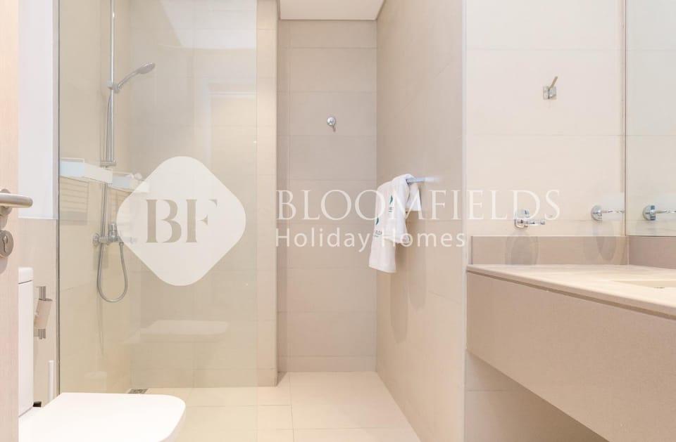 Bloomfields Spacious 1Br Water's Edge Apartment in Abu Dhabi