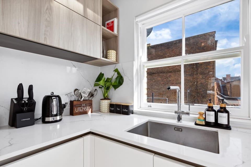 Kitchen or kitchenette, microwave, toaster