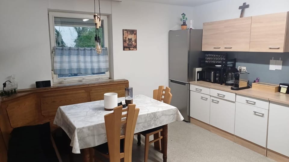Kitchen or kitchenette, Dining area, dishwasher, stove