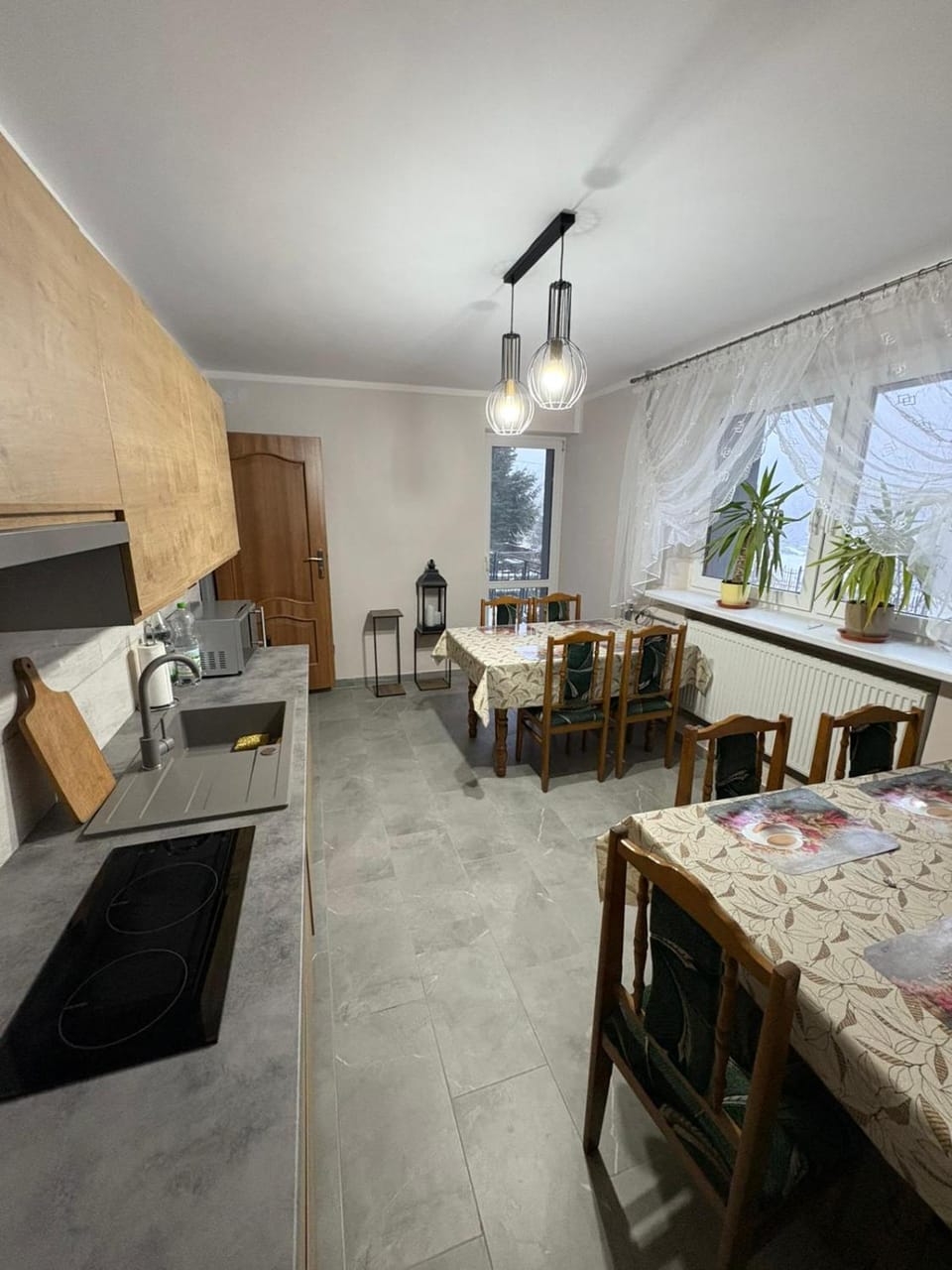 Kitchen or kitchenette, Dining area, stove