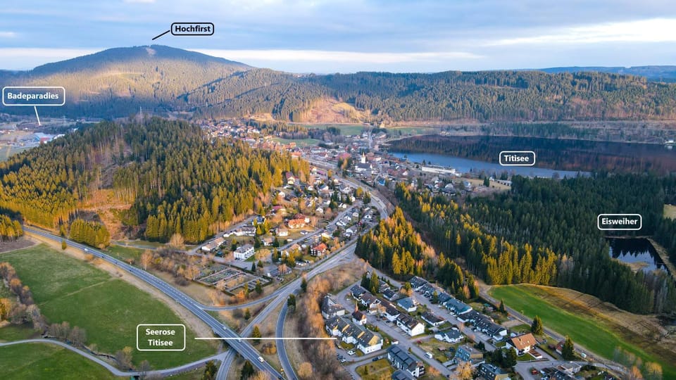 Neighbourhood, Natural landscape, Bird's eye view, Area and facilities