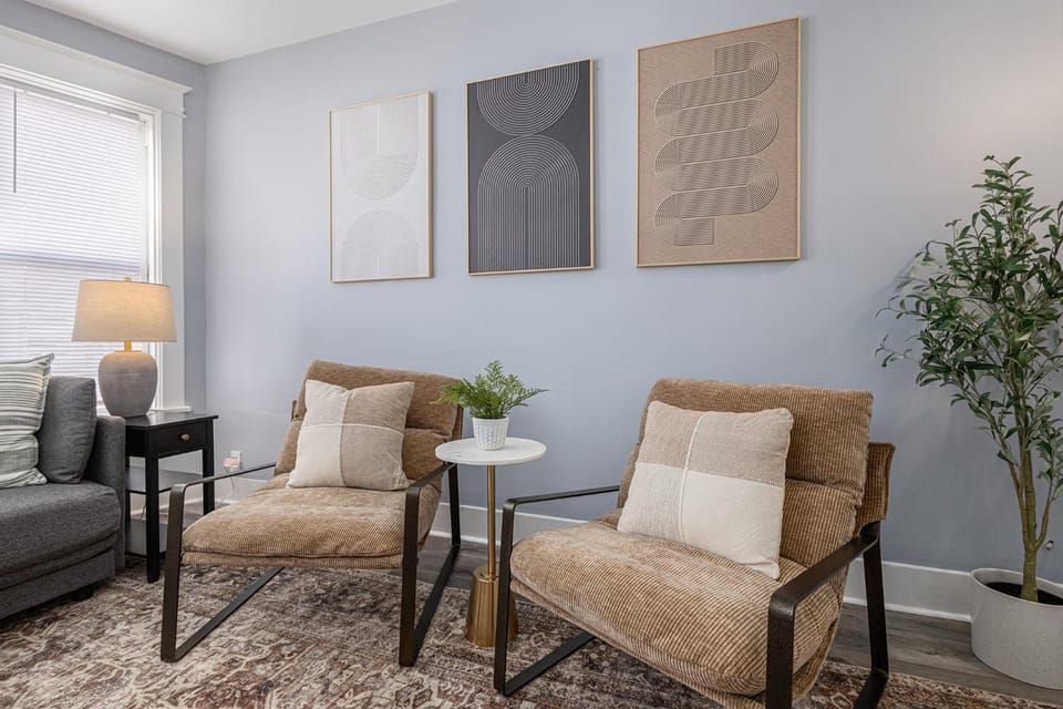 Completely Remodeled Walking Distance to Downtown Close to the Beach Downstairs Washer Dryer Apartment in Michigan City