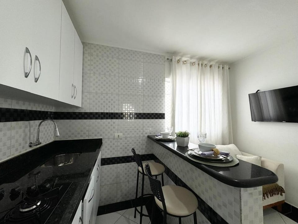 Kitchen or kitchenette, Dining area, stove