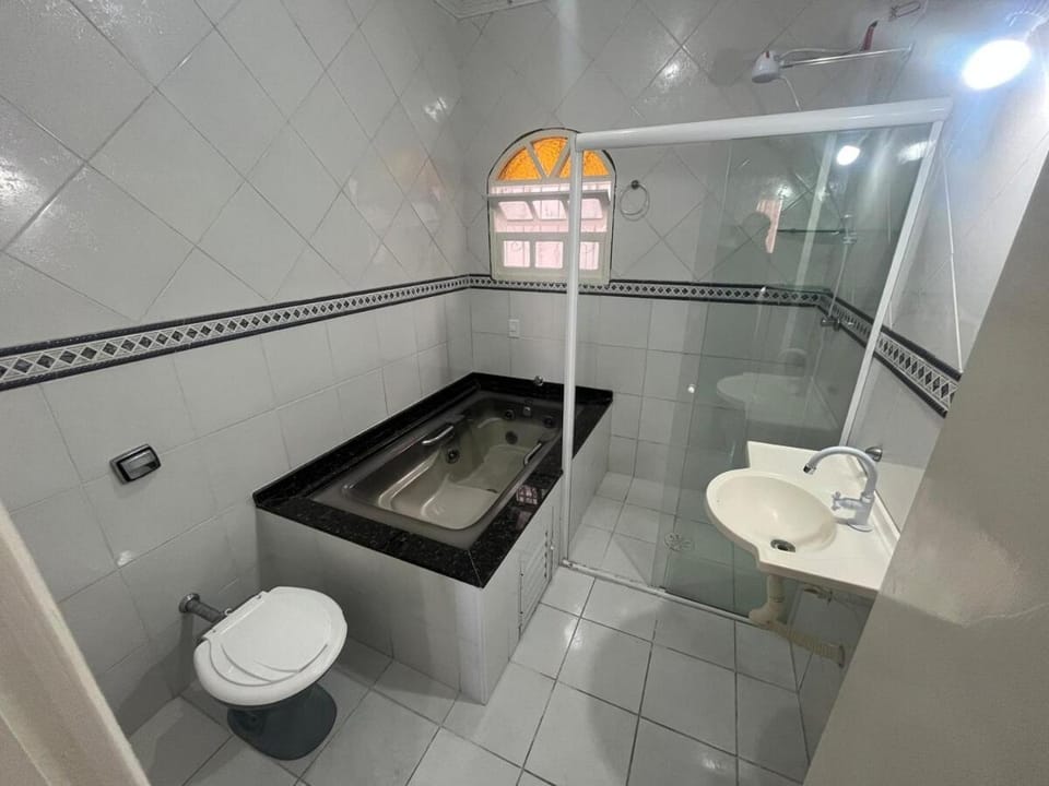 Ótima Casa com Piscina Peruíbe Centro House in Peruíbe