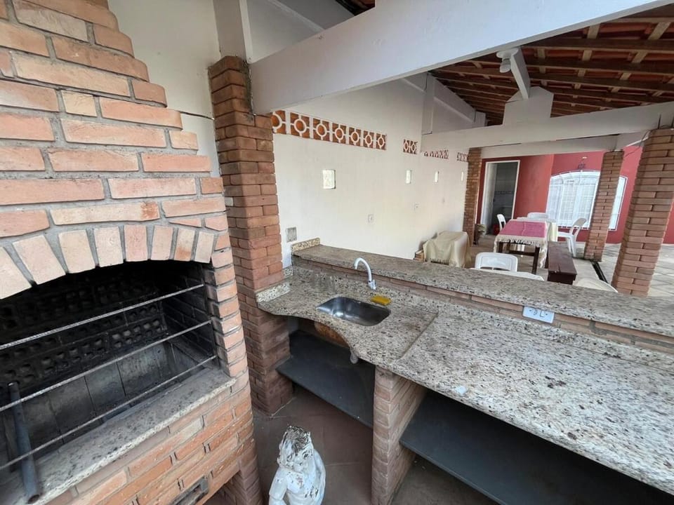 Ótima Casa com Piscina Peruíbe Centro House in Peruíbe