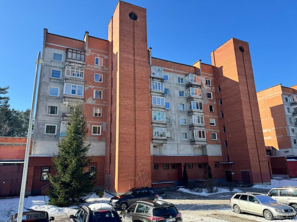 Property building, Day, Location, Parking