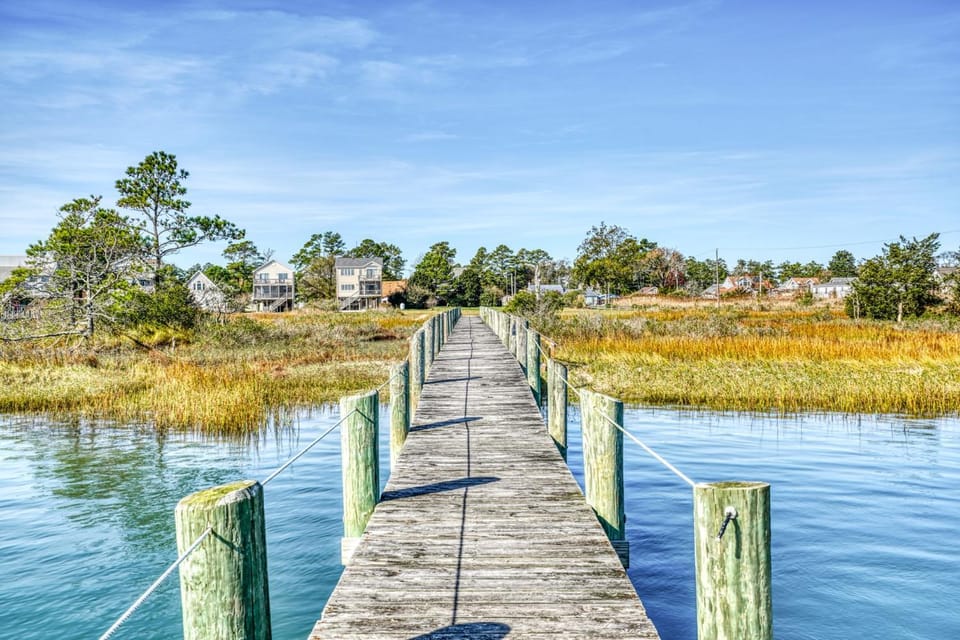 Moon Rising - Waterfront with shared dock! House in Chincoteague Island