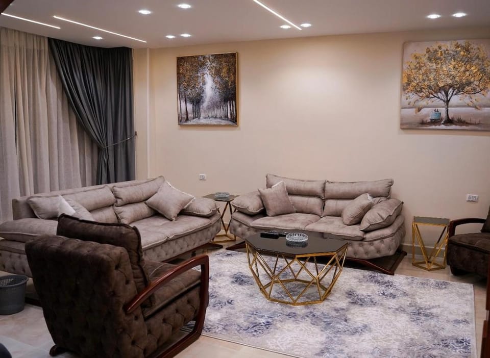 Luxury apartment 3 Room in Zamalek Apartment in Cairo
