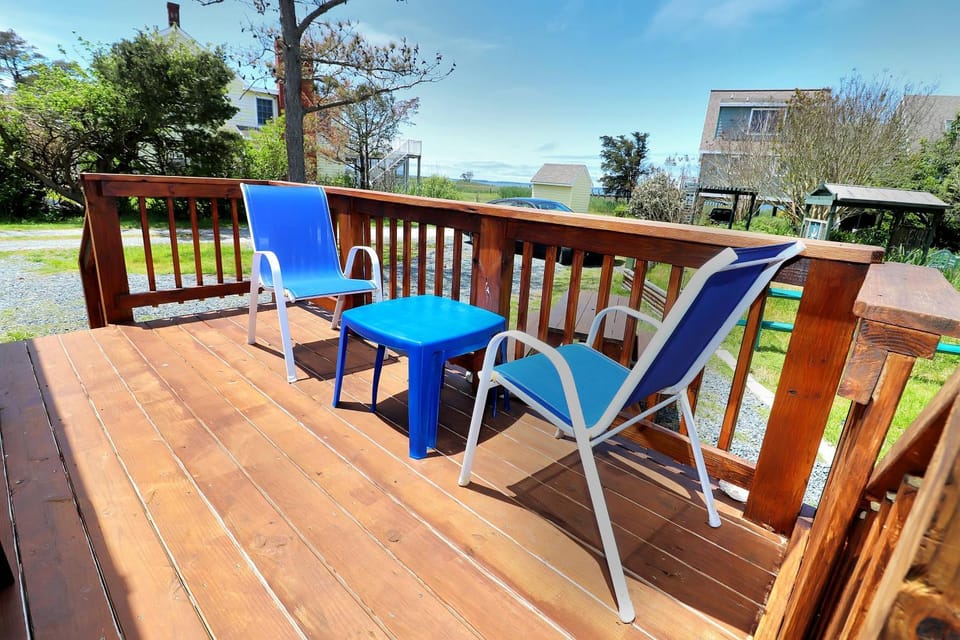 My Island Escape - North Main & private dock! House in Chincoteague Island