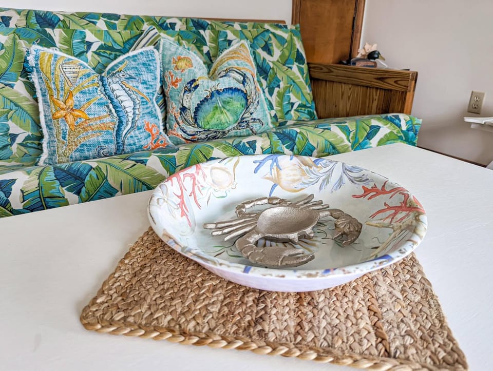 Morning Memories - Pet friendly, shared pool & dock! House in Chincoteague Island