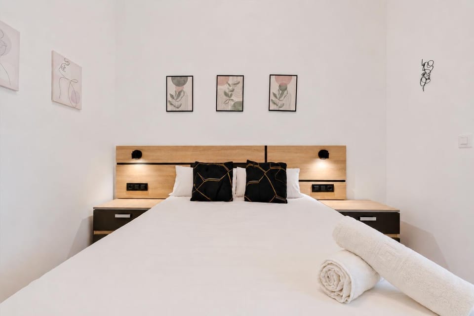 Bed, Bedroom