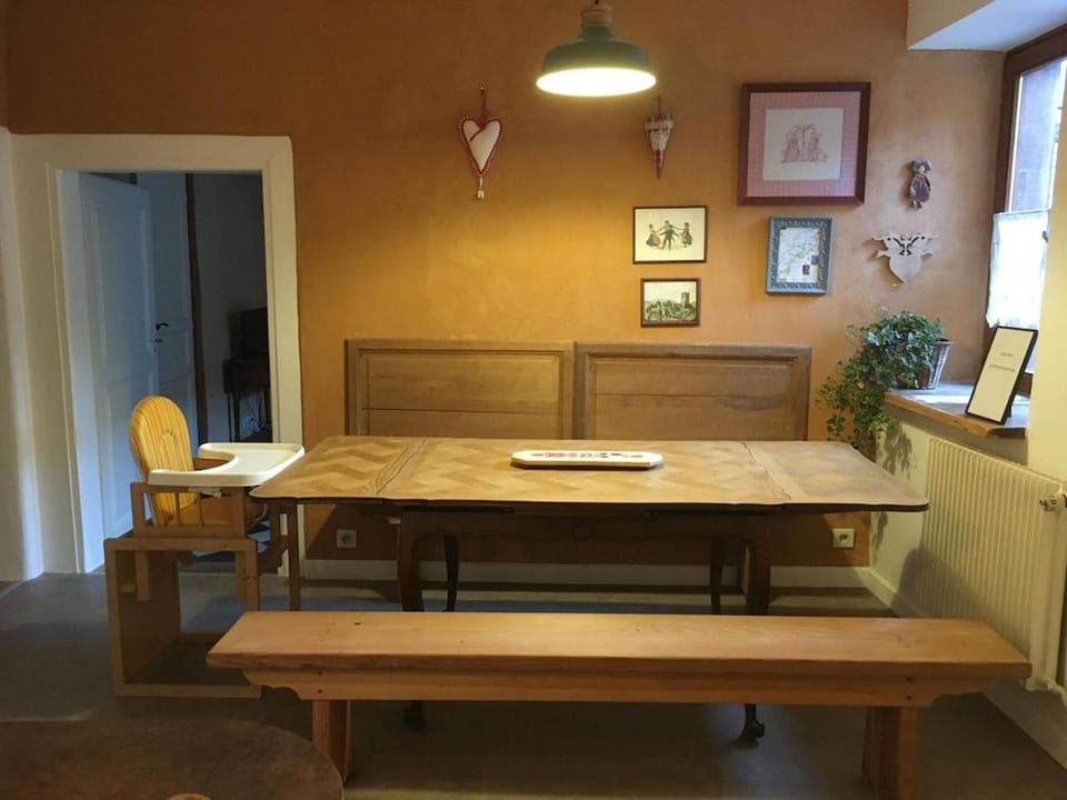 Seating area, Dining area