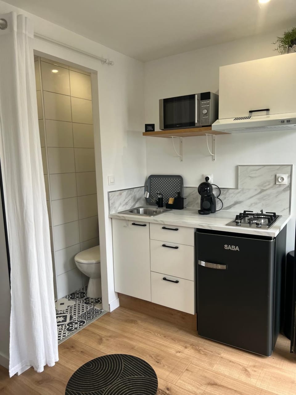Kitchen or kitchenette