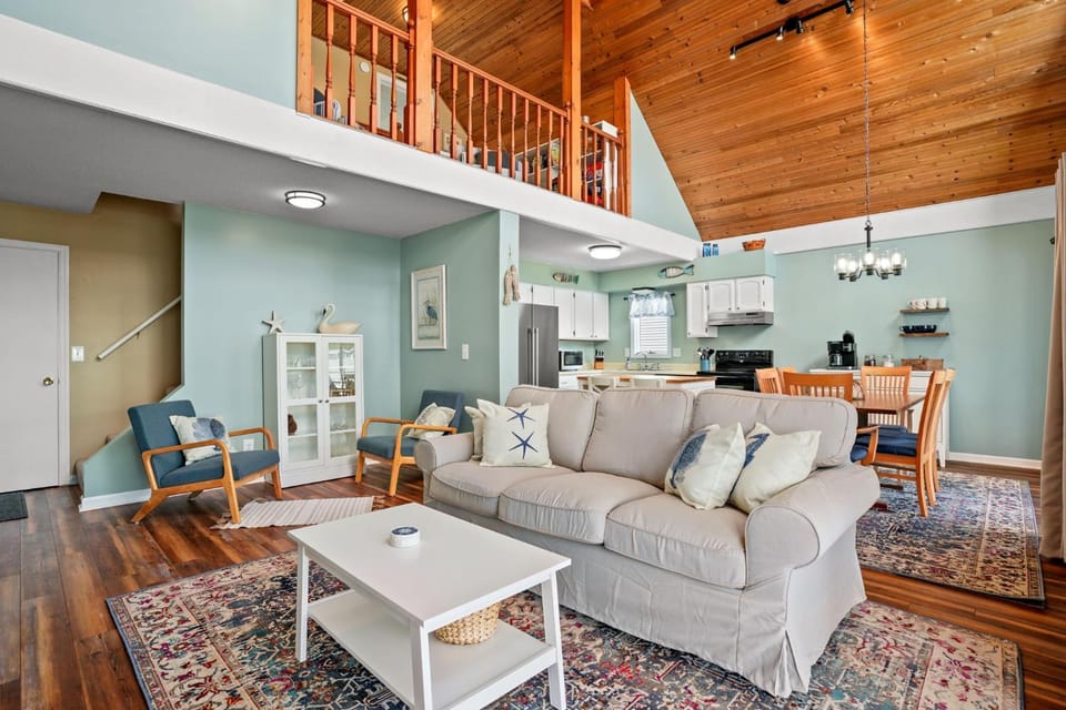 Off Duty - Pet Friendly, Waterfront! House in Chincoteague Island