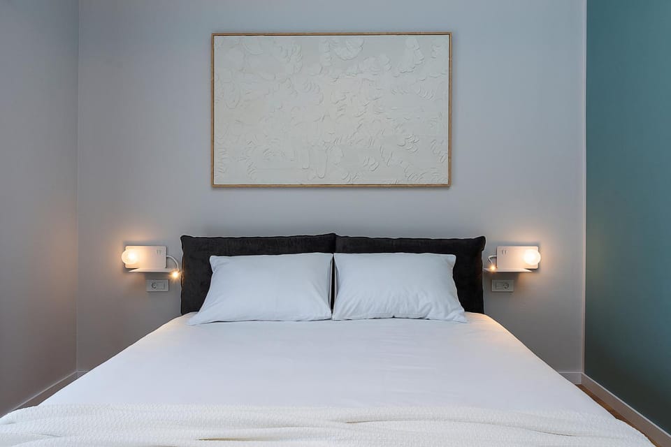 Bed, Photo of the whole room, Bedroom
