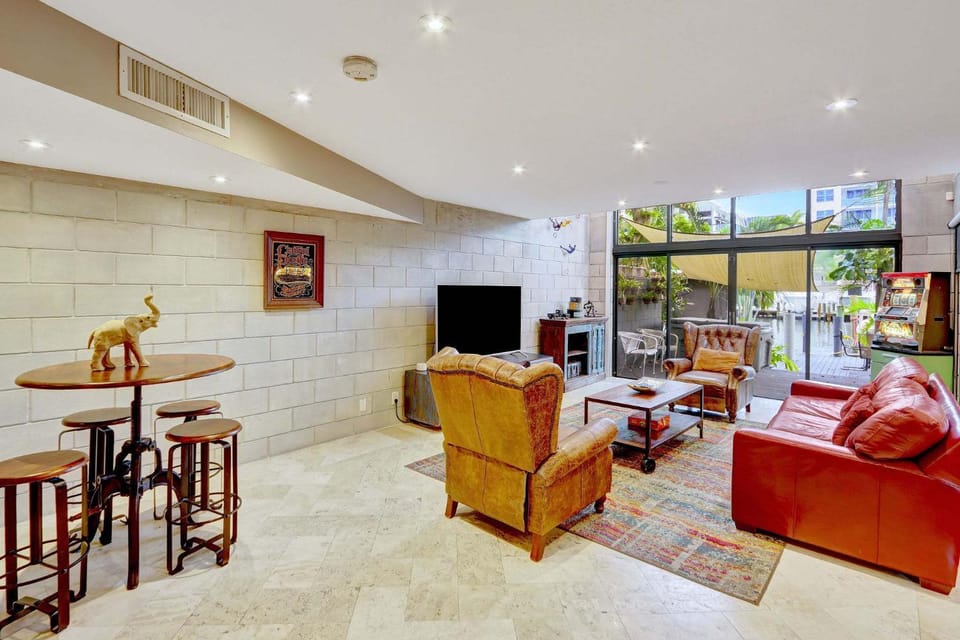 Singer House on the Water Apartment in Fort Lauderdale