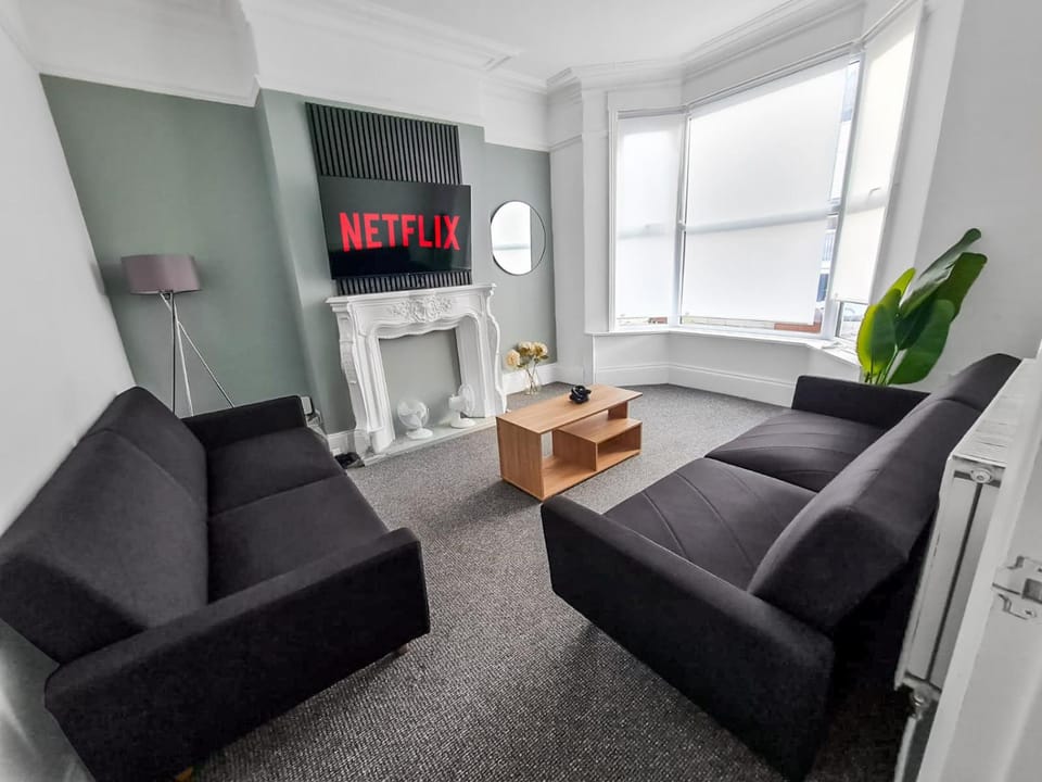 Living room, internet