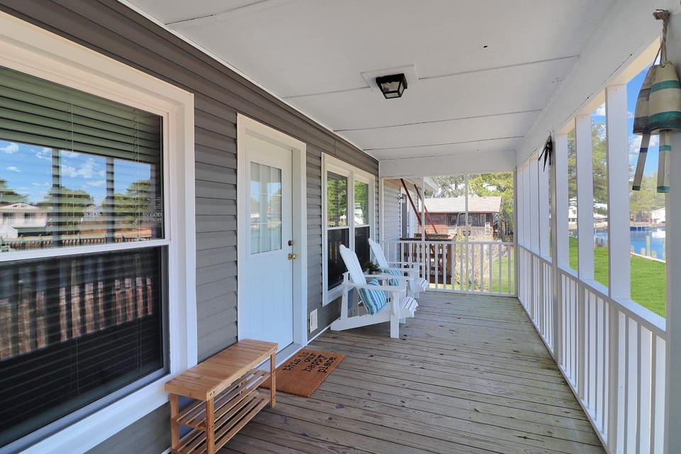 Our Happy Place - Pet friendly & waterfront! House in Chincoteague Island