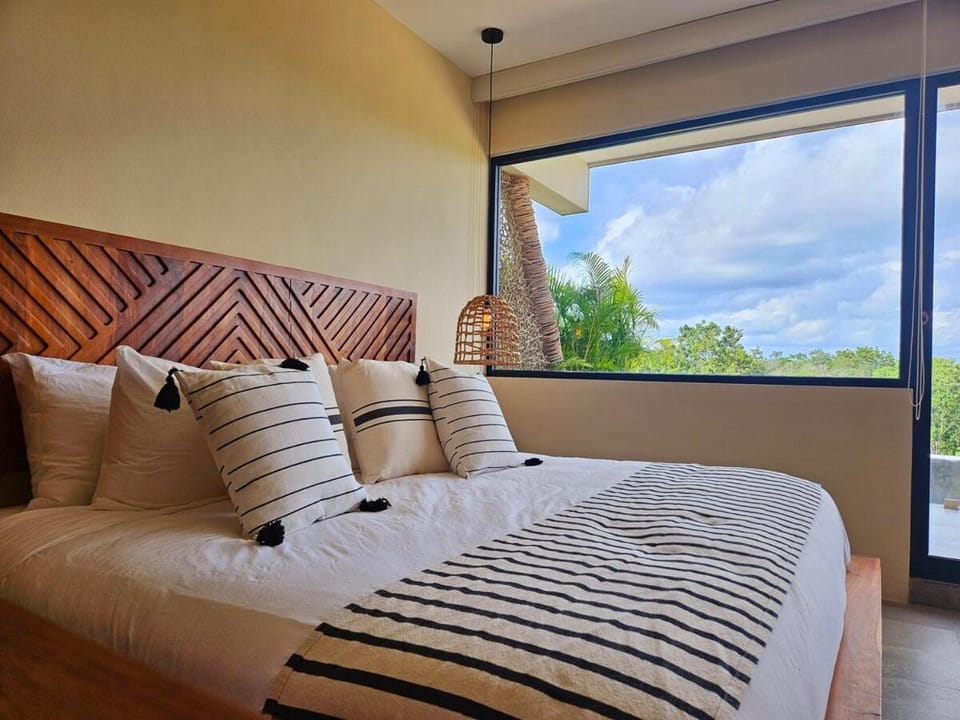 PH studio Balcony with Jacuzzi, Gym & Pool Apartment in State of Quintana Roo