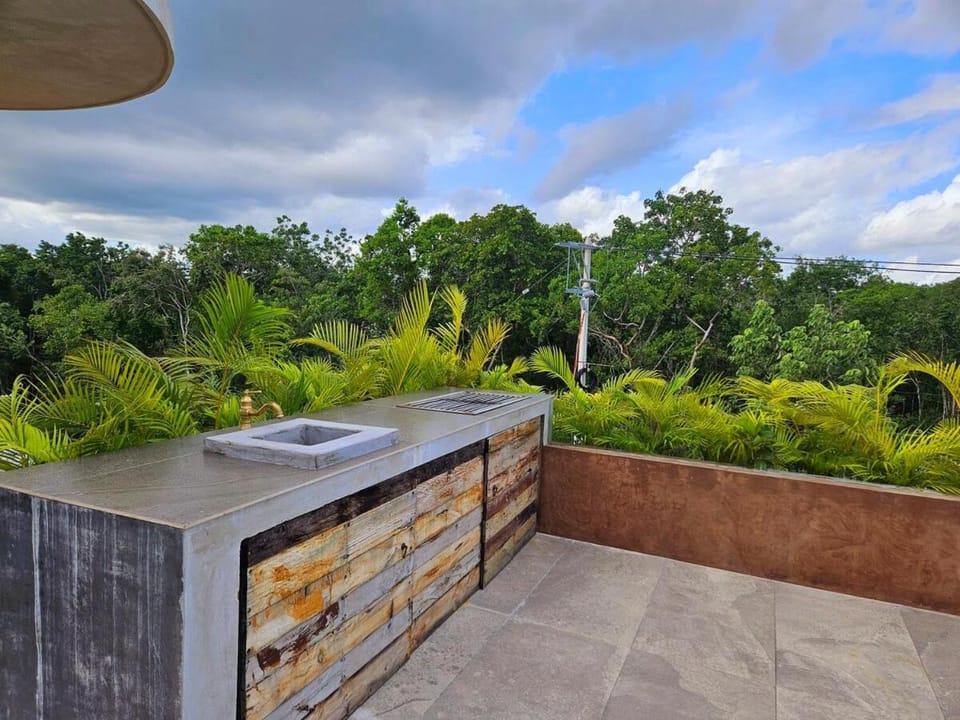 PH studio Balcony with Jacuzzi, Gym & Pool Apartment in State of Quintana Roo