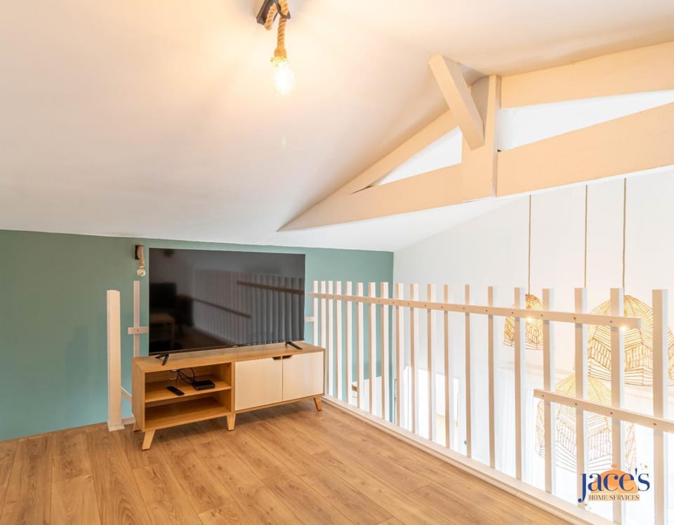 Communal lounge/ TV room, TV and multimedia, Evening entertainment