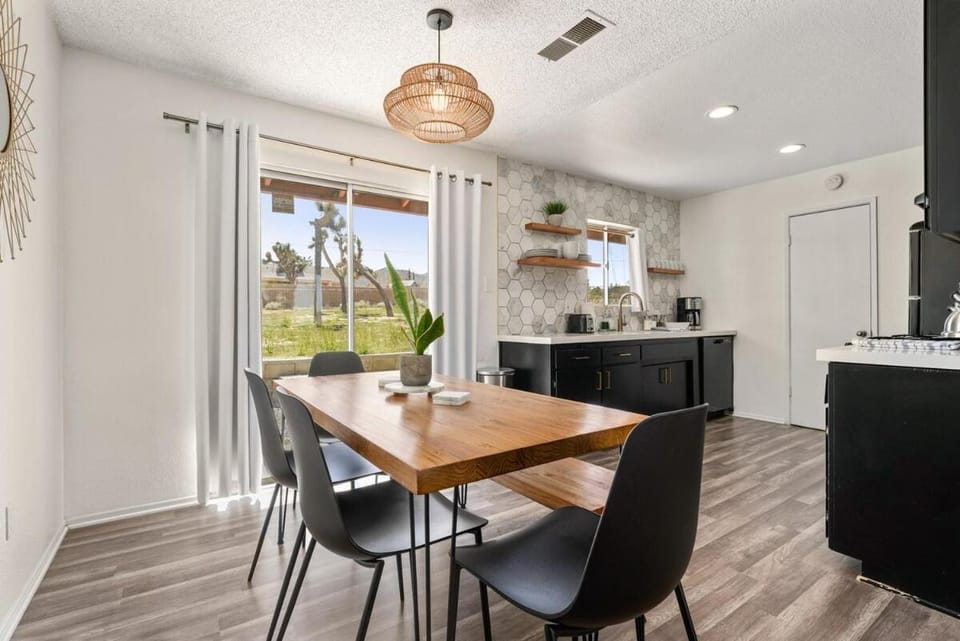 Grand Desert Oasis - SPA - A Location - JT Park House in Joshua Tree